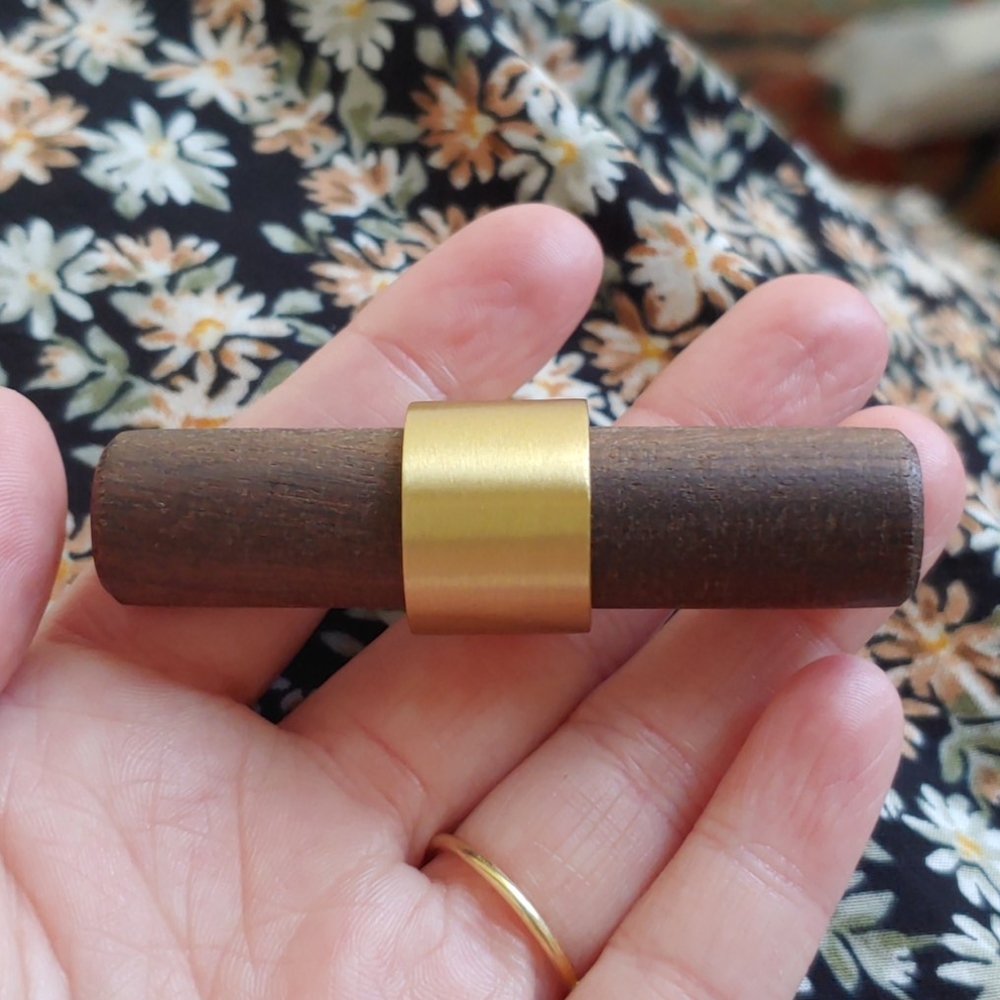 Cabinet knobs/drawer pulls